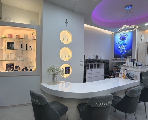 艾芙蘿（MOONPEARL 台中旗艦店）